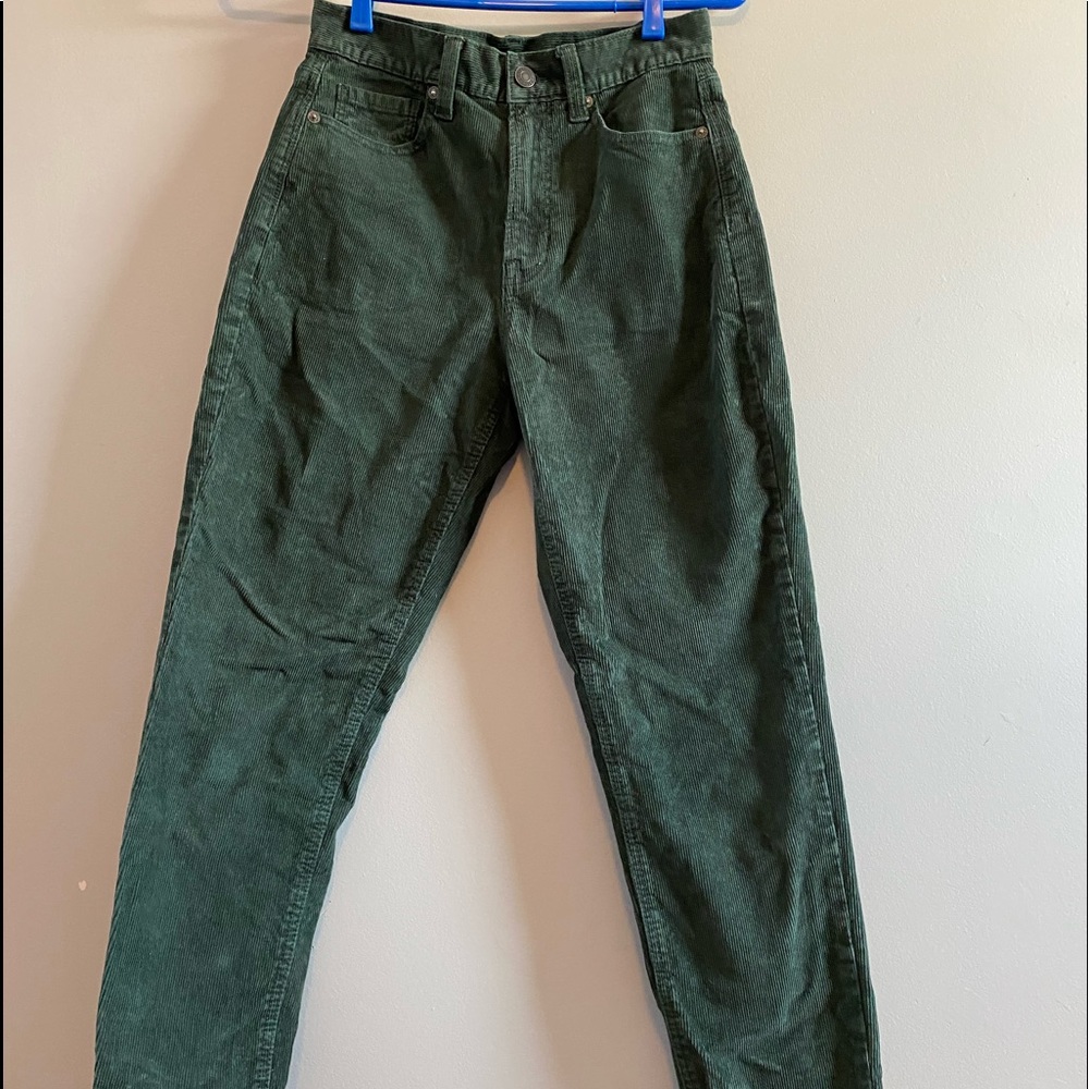 american eagle green corduroy mom jeans